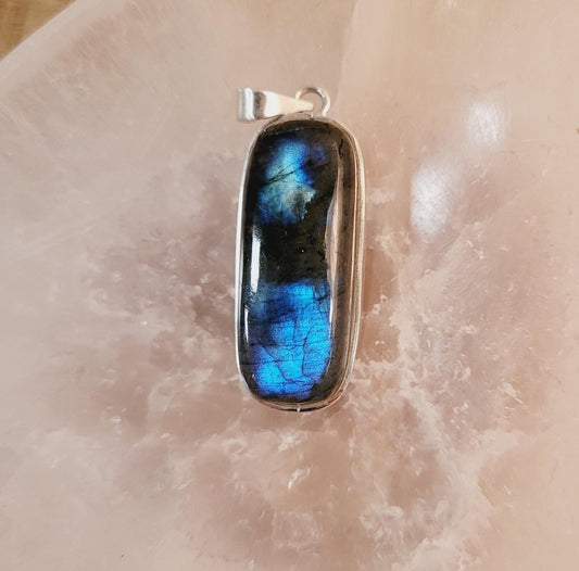 labradorite pendant